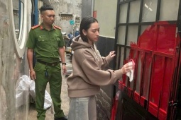 Cô gái ở TPHCM bị khởi tố vì tạt sơn nhà người yêu cũ cho "bõ tức"