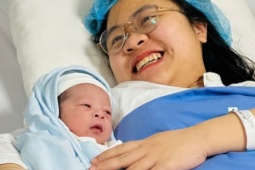 Bé trai chào đời rạng sáng mùng 1 Tết Bính Ngọ