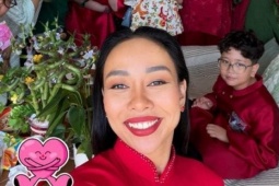 Lạ kỳ chuyện nữ ca sĩ Việt mời 9 fan tới nhà xông đất