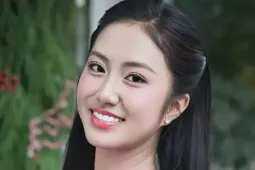 Hoa hậu Hà Trúc Linh: 'Thích ăn cỗ chay mẹ nấu ngày Tết'