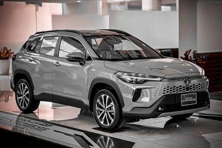 Toyota bất ngờ hạ giá xe hybrid, có mẫu giảm tới 200 triệu đồng