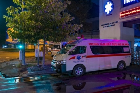 Cuộc chiến lúc 0h - khi tiếng ép tim át tiếng pháo hoa