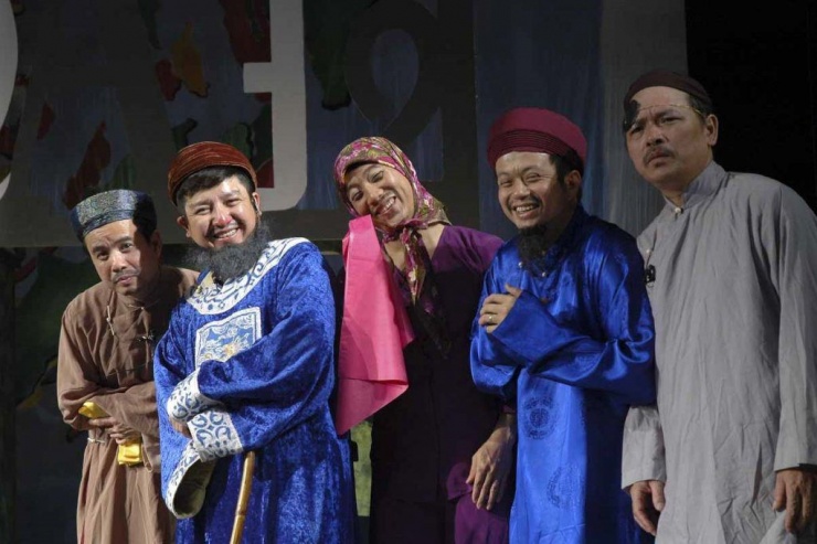 NSƯT Chí Trung phim 'Tết này ai đến xông nhà', tuổi U70 cuộc sống viên mãn bên bạn gái á hậu kém 18 tuổi - 2