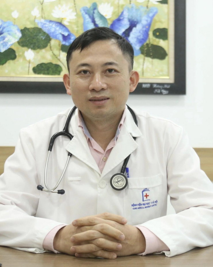 PGS Hoàng Bùi Hải theo ngành hồi sức cấp cứu, ông cho rằng vì phù hợp với tính cách. Ảnh: BSCC.