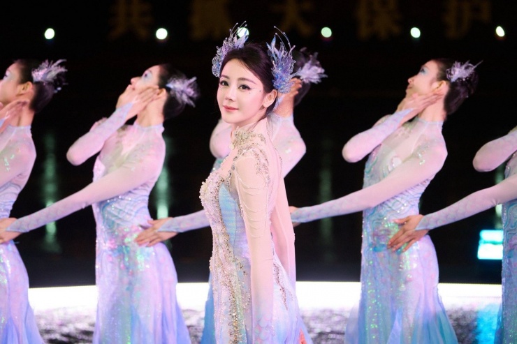 Ngắm hai mỹ nhân này mới hiểu thế nào là “đẹp nghiêng nước nghiêng thành” - 12