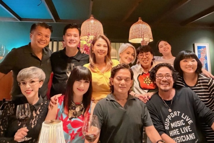 Mở tiệc ở biệt thự 400 m2 thiết đãi bạn bè nghệ sĩ, ca sĩ Quang Dũng hiện sống ra sao?