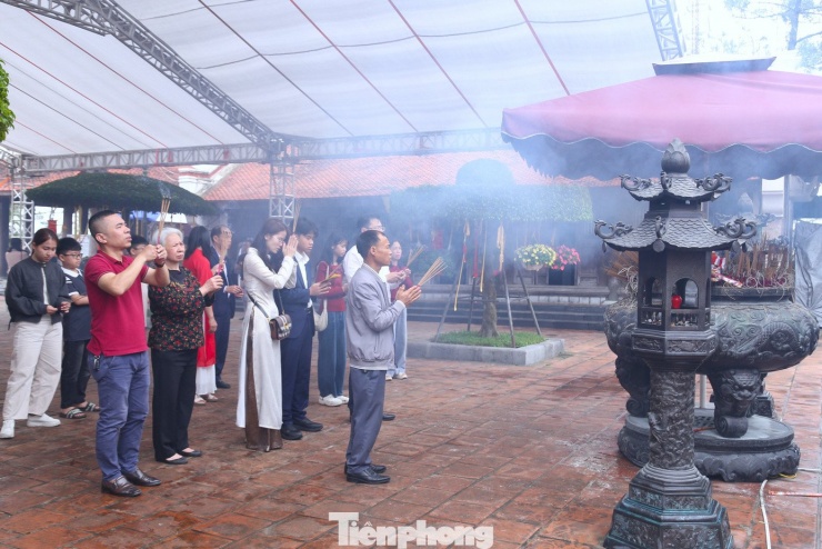 Xin lộc đầu năm ở ngôi đền thiêng - 3