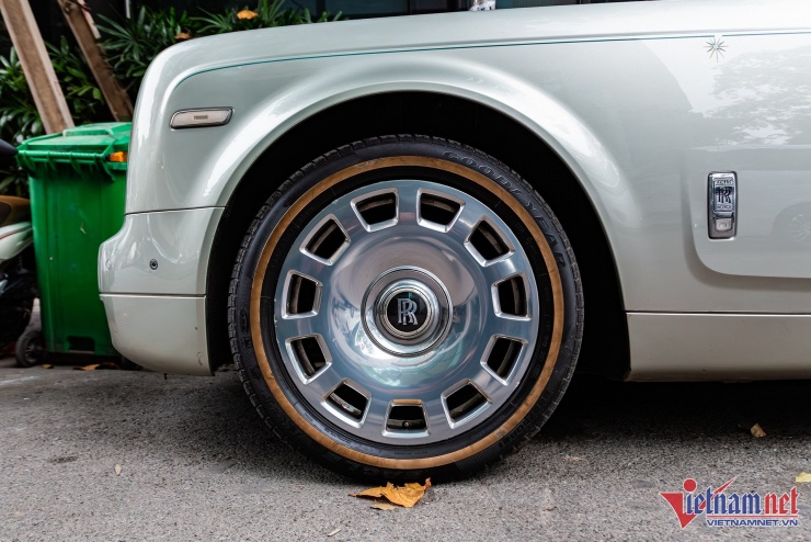 Cận cảnh xe siêu sang Rolls-Royce độc nhất thế giới của doanh nhân Hà Nội - 7