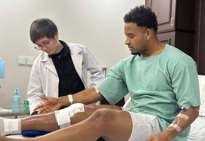 Nguyễn Xuân Son trải qua 10 tháng điều trị chấn thương