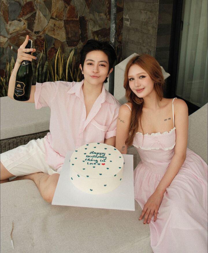 Xoài Non khoe ảnh tình tứ bên Gil Lê.