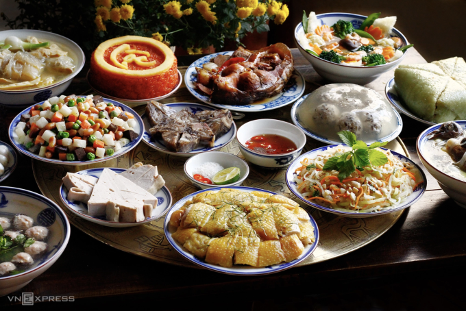 Cỗ Tết của người Hà Nội xưa. Ảnh: Bùi Thủy