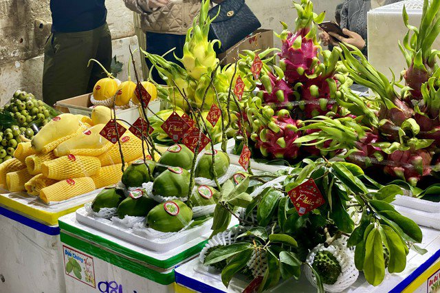 Thanh long là một trong những loại quả được nhiều người ưa chuộng trưng trong mâm ngũ quả ngày Tết.