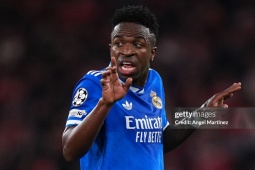 Vinicius lập siêu phẩm cho Real: Ăn mừng tranh cãi, bỏ ra ngoài vì bị xúc phạm