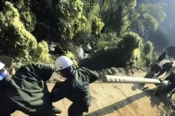 Kỳ tích 'cõng' điện lên cổng trời Sáng Nhè: Mùa xuân bừng sáng trong mắt người