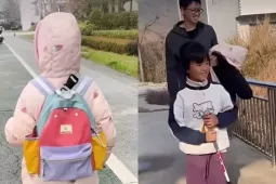 Bé gái 8 tuổi ở Trung Quốc đi bộ hơn 120 km về quê ăn Tết