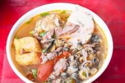 Tết đi ăn bát bún ốc 120 nghìn đồng, tôi thấy rất xứng đáng