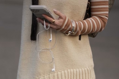 Vì sao tai nghe có dây đang trở lại thịnh hành?