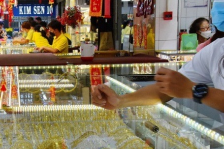 Giá vàng hôm nay 18-2: Sụt giảm mạnh