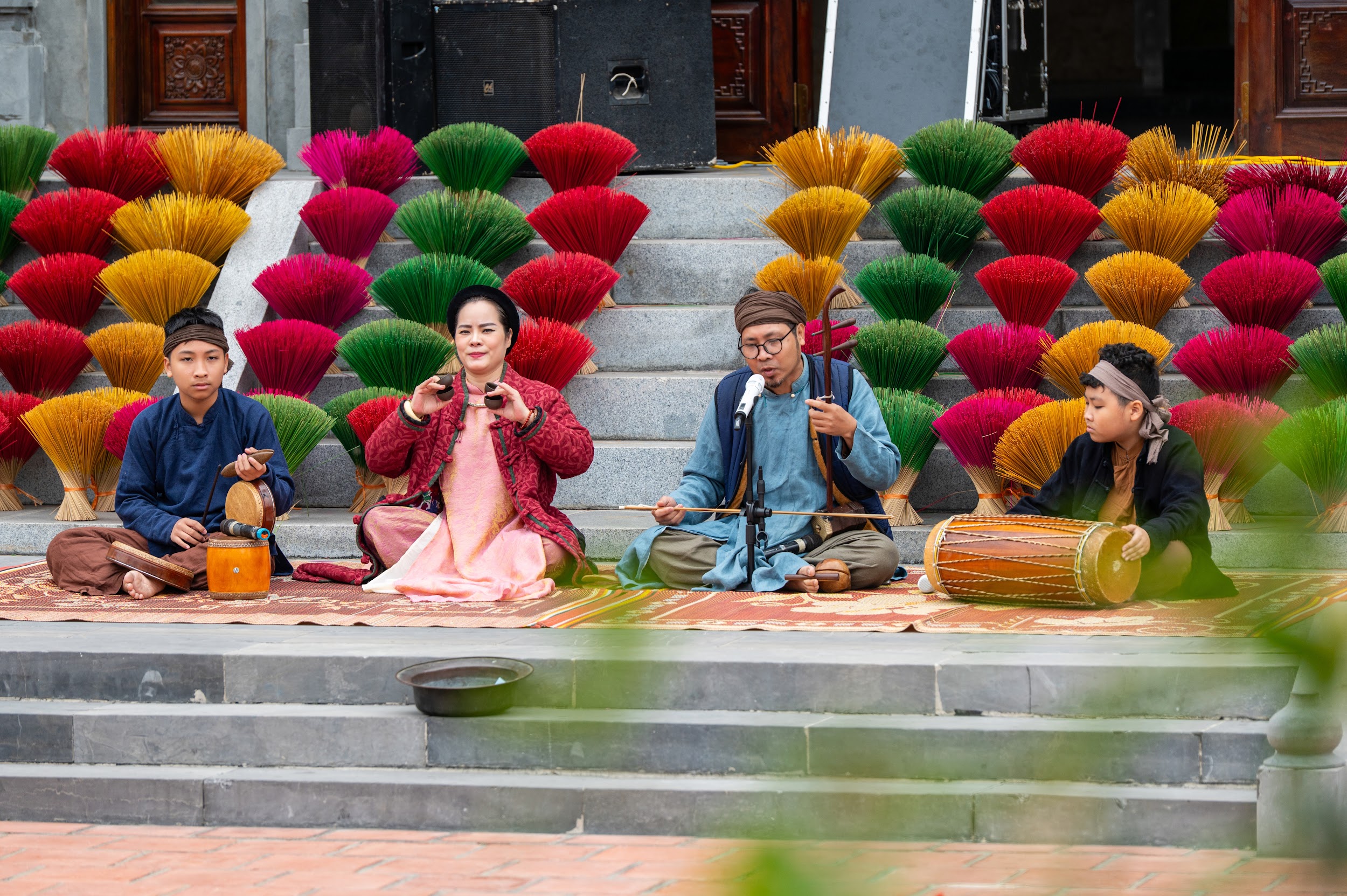 Du khách đổ về Sun World Ha Long ​check-in linh vật ngựa, nghe Xẩm Xuân, chơi cá ngựa khổng lồ ngày đầu năm - 2