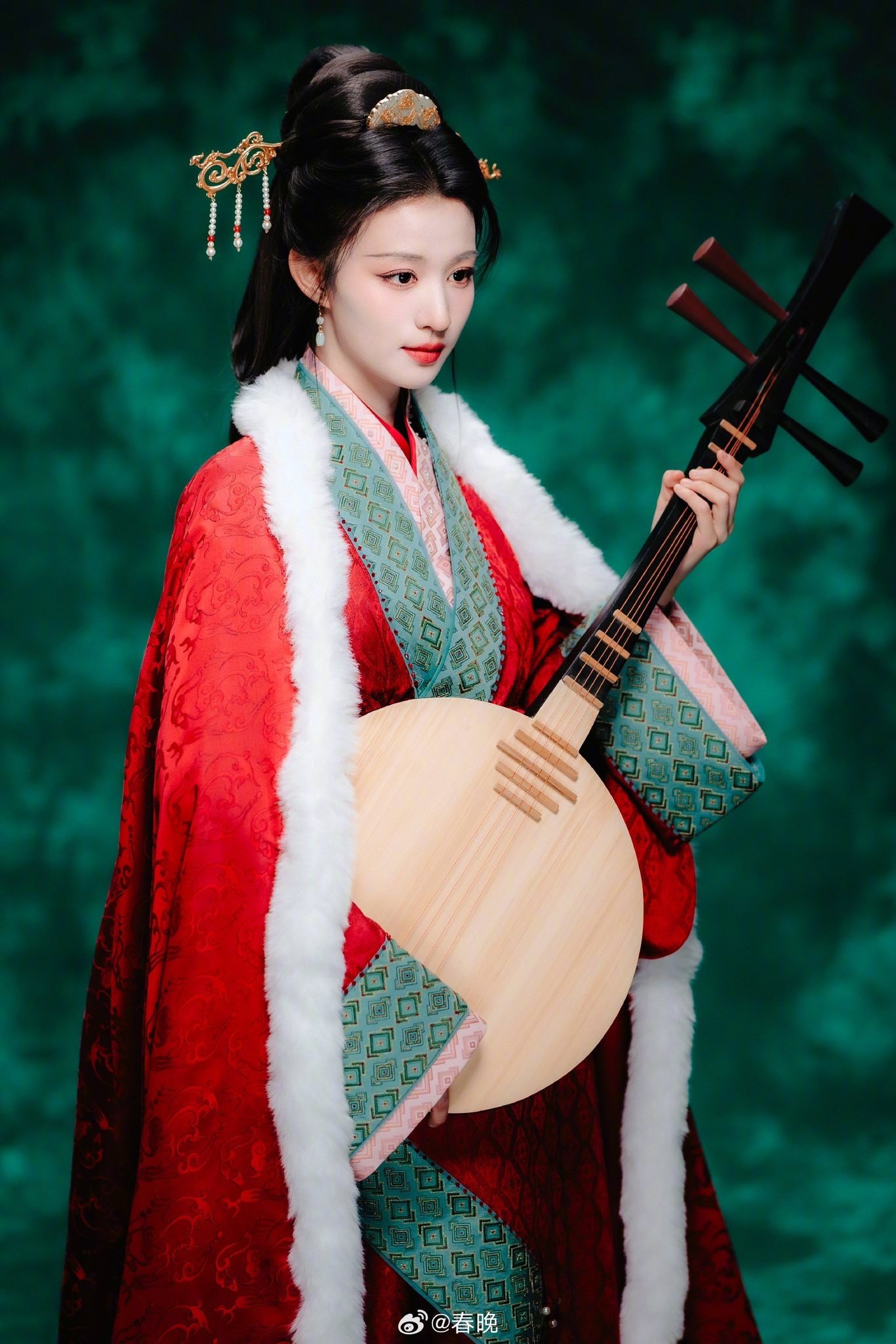 Ngắm hai mỹ nhân này mới hiểu thế nào là “đẹp nghiêng nước nghiêng thành” - 1