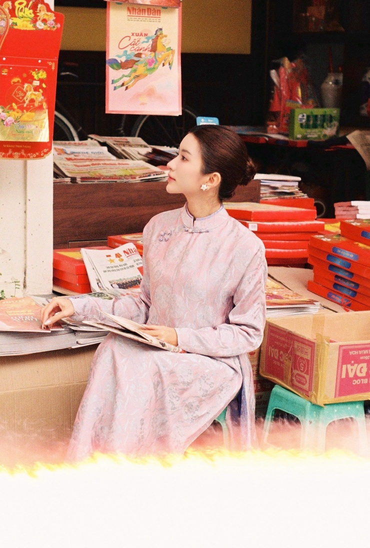 Cháu dâu NSƯT Chí Trung gây thương nhớ khi diện áo dài Tết 2026 - 2