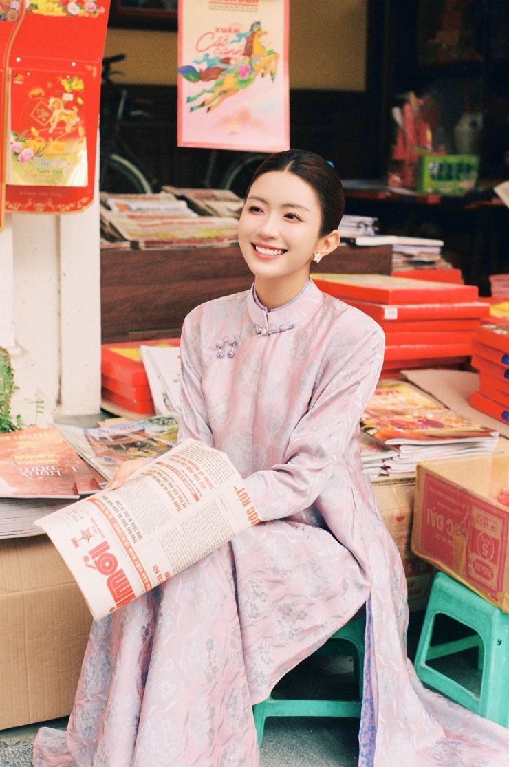 Cháu dâu NSƯT Chí Trung gây thương nhớ khi diện áo dài Tết 2026 - 3