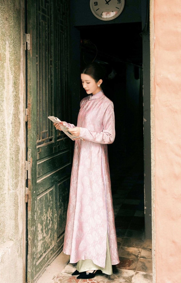 Cháu dâu NSƯT Chí Trung gây thương nhớ khi diện áo dài Tết 2026 - 8