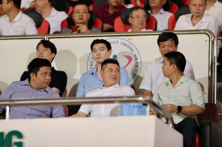 Bầu Thuỵ đang được nhắc tên với nhiều thương vụ liên quan đến V.League