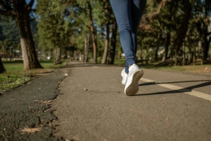 5 bài tập nhẹ nhàng giúp đốt cháy năng lượng sau tiệc Tết