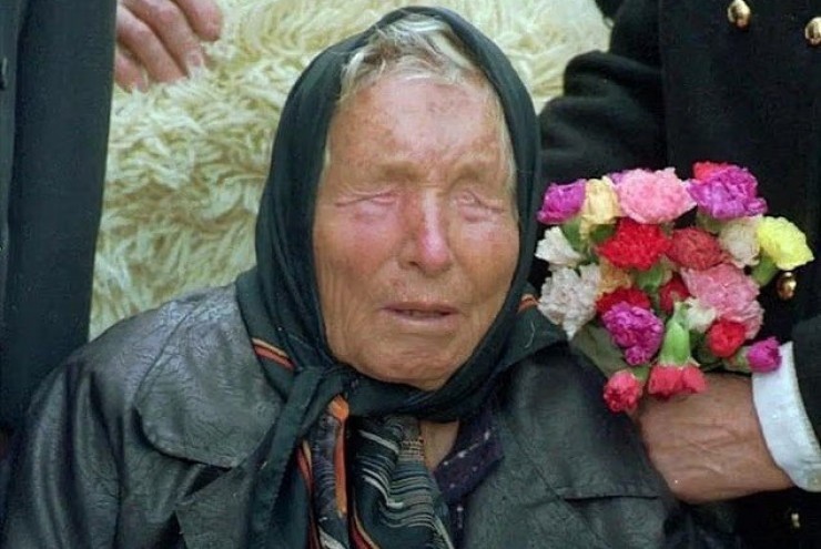 Năm Bính Ngọ 2026 sẽ trải qua những gì: Dự báo của nhà tiên tri mù Baba Vanga
