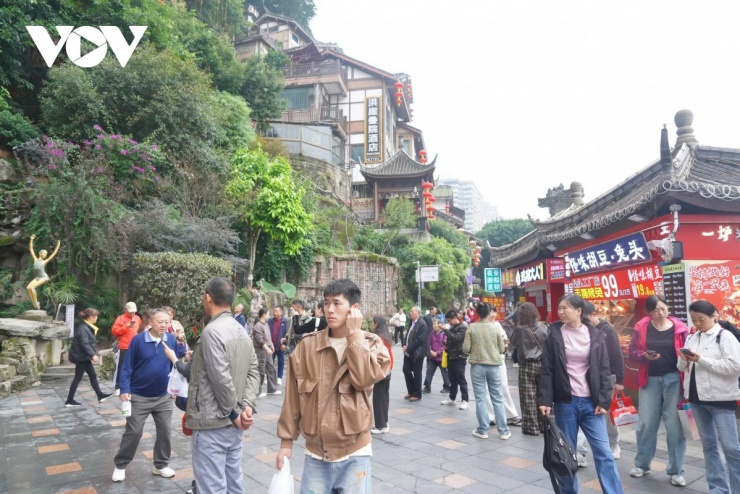  Nhiều du khách lựa chọn Trùng Khánh là điểm đến trong hành trình "du lịch Boomerang" 