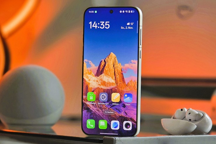 Smartphone bắt đầu “cạn bài”, pin 15.000 mAh trở thành hướng đi mới - 1