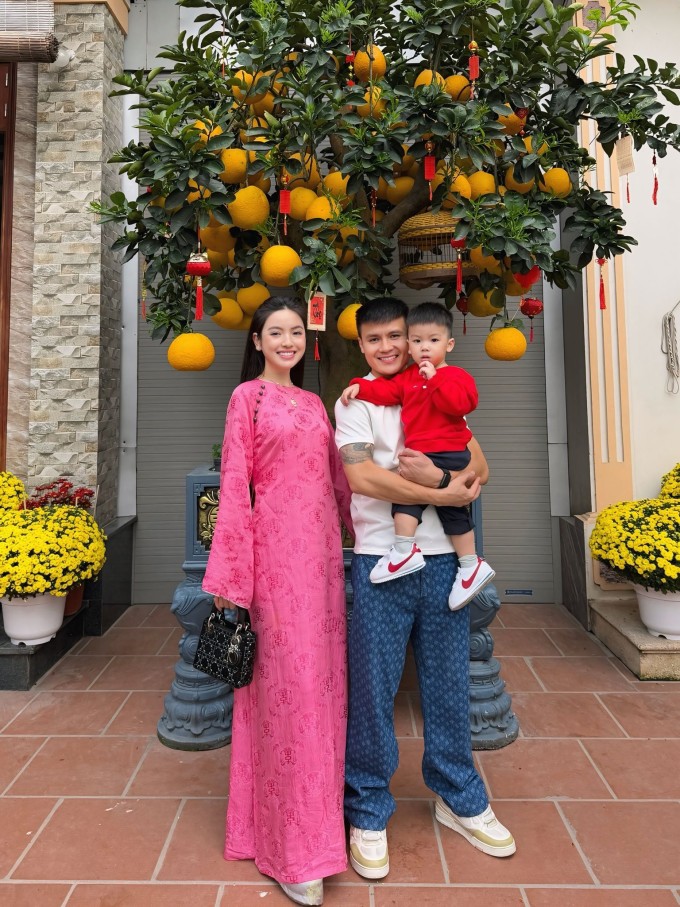 Ảnh sao 19/2: Con gái Trương Ngọc Ánh đi chúc Tết cùng bố - 4