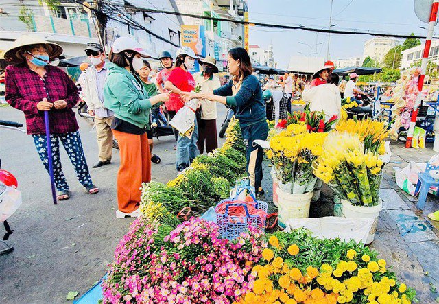 Dự báo miền Bắc và miền Trung sẽ hửng nắng ngày mùng 4 Tết.