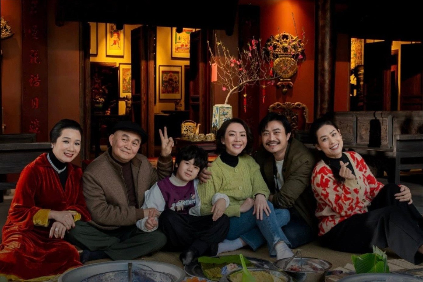 Mùi phở xoay quanh câu chuyện gia đình ông Mùi và những mâu thuẫn của gia đình 3 thế hệ.