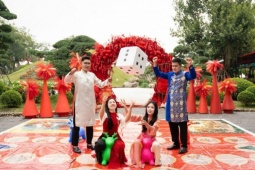 Du khách đổ về Sun World Ha Long ​check-in linh vật ngựa, nghe Xẩm Xuân, chơi cá ngựa khổng lồ ngày đầu năm