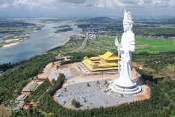 Tượng phật cao nhất Đông Nam Á trên núi Thiên Mã