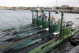 "Sát thủ ven bờ" của Iran đón lõng tàu sân bay Mỹ?