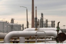 Hungary và Slovakia tạm ngừng xuất khẩu dầu diesel sang Ukraine