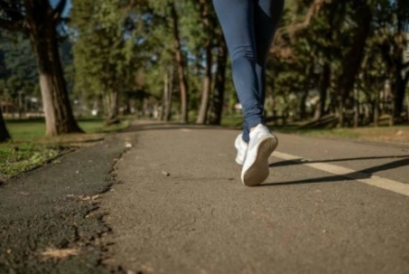 5 bài tập nhẹ nhàng giúp đốt cháy năng lượng sau tiệc Tết