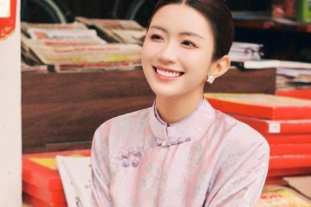 Cháu dâu NSƯT Chí Trung gây thương nhớ khi diện áo dài Tết 2026