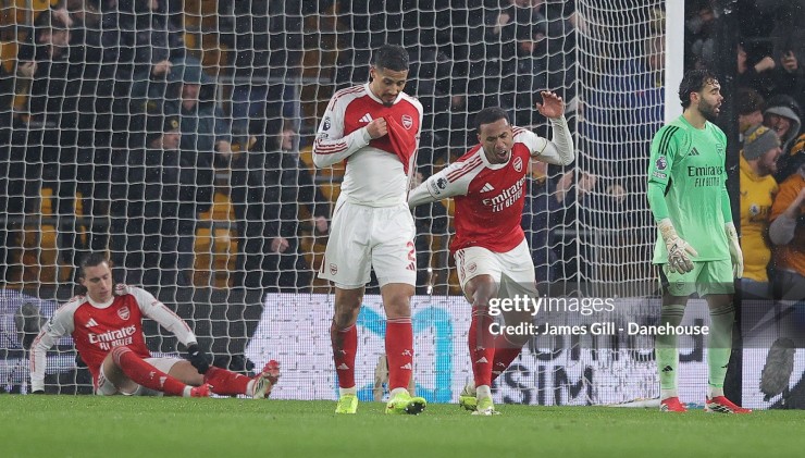 Arsenal bị đội cuối bảng Wolves cầm hòa dù đã dẫn trước 2-0