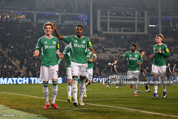 Gordon tỏa sáng, Newcastle đại thắng