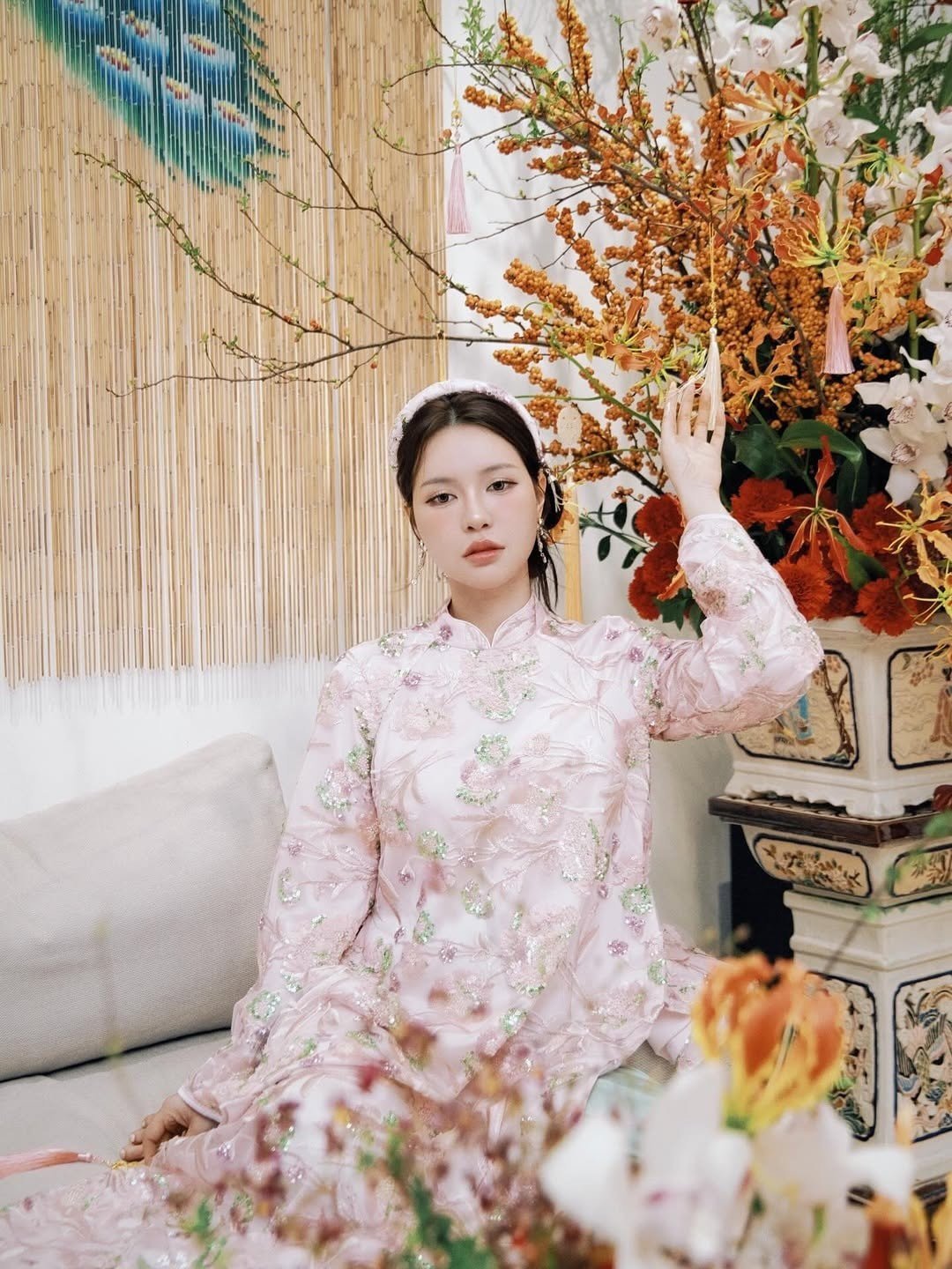 Cả showbiz Việt mê mẩn áo dài kim sa, nhìn đâu cũng thấy sao nữ mặc đụng hàng - 21