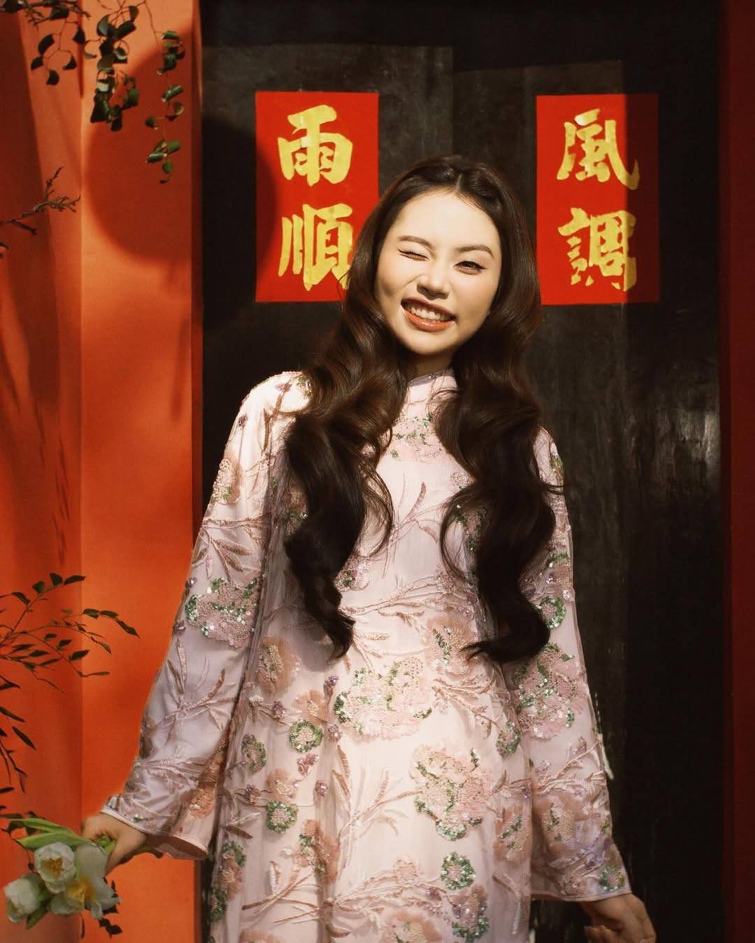 Cả showbiz Việt mê mẩn áo dài kim sa, nhìn đâu cũng thấy sao nữ mặc đụng hàng - 25