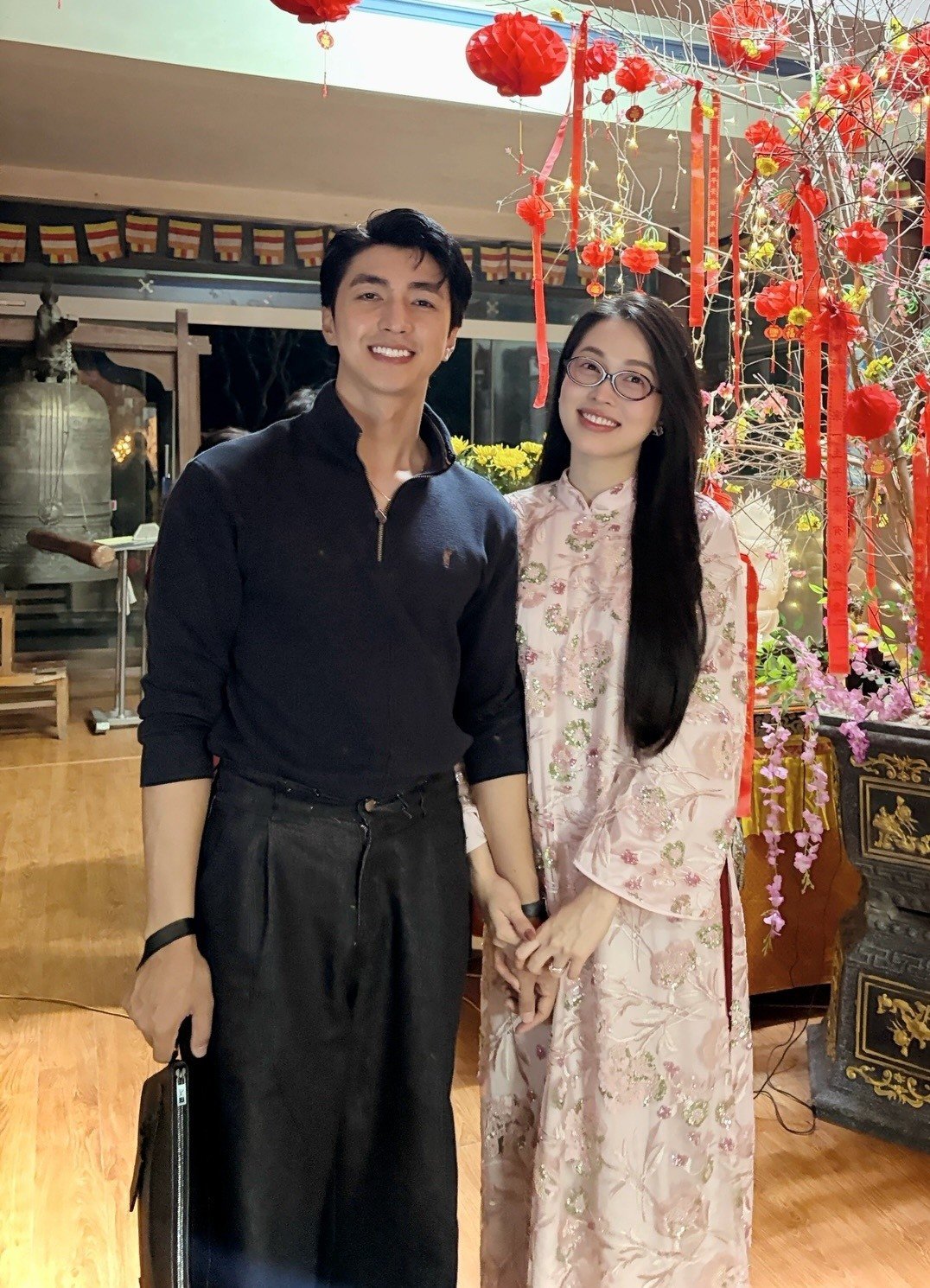 Cả showbiz Việt mê mẩn áo dài kim sa, nhìn đâu cũng thấy sao nữ mặc đụng hàng - 11