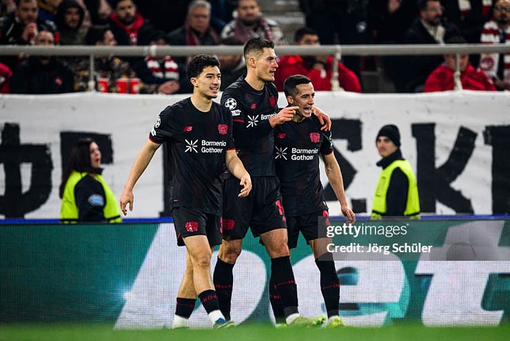 Leverkusen thi đấu thăng hoa ở hiệp hai