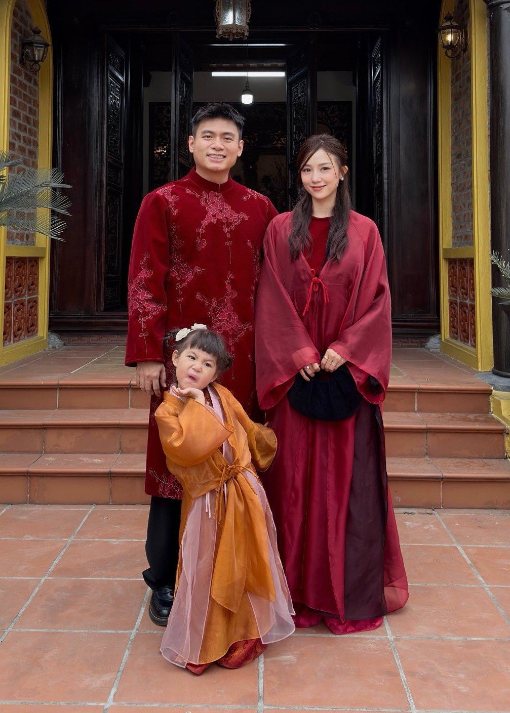 Mỹ nhân V-Biz diện cổ phục trong dịp Tết Bính Ngọ: Lọ Lem được khen hết lời - 2