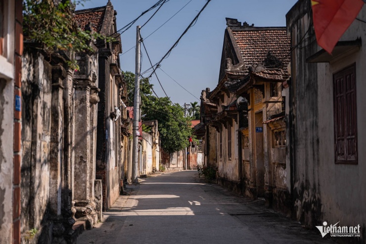 Vẻ đẹp bình yên, cổ kính của ngôi làng