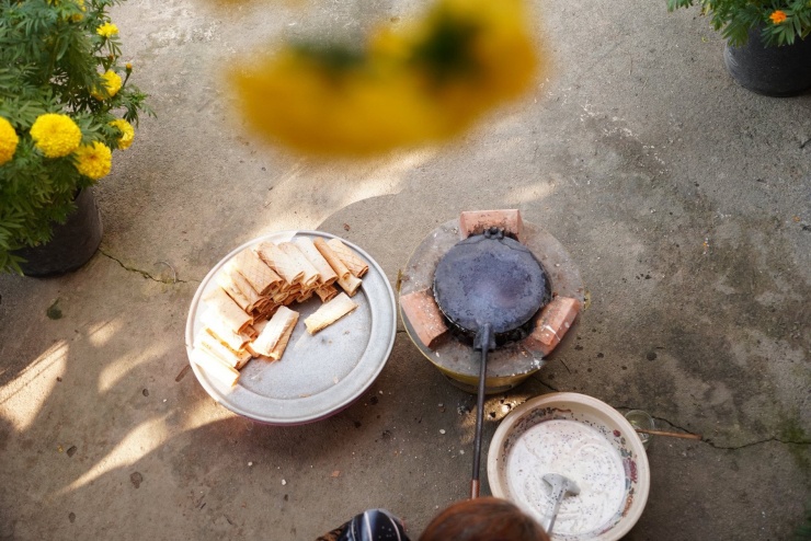 Bánh kẹp được làm từ những nguyên liệu mộc mạc